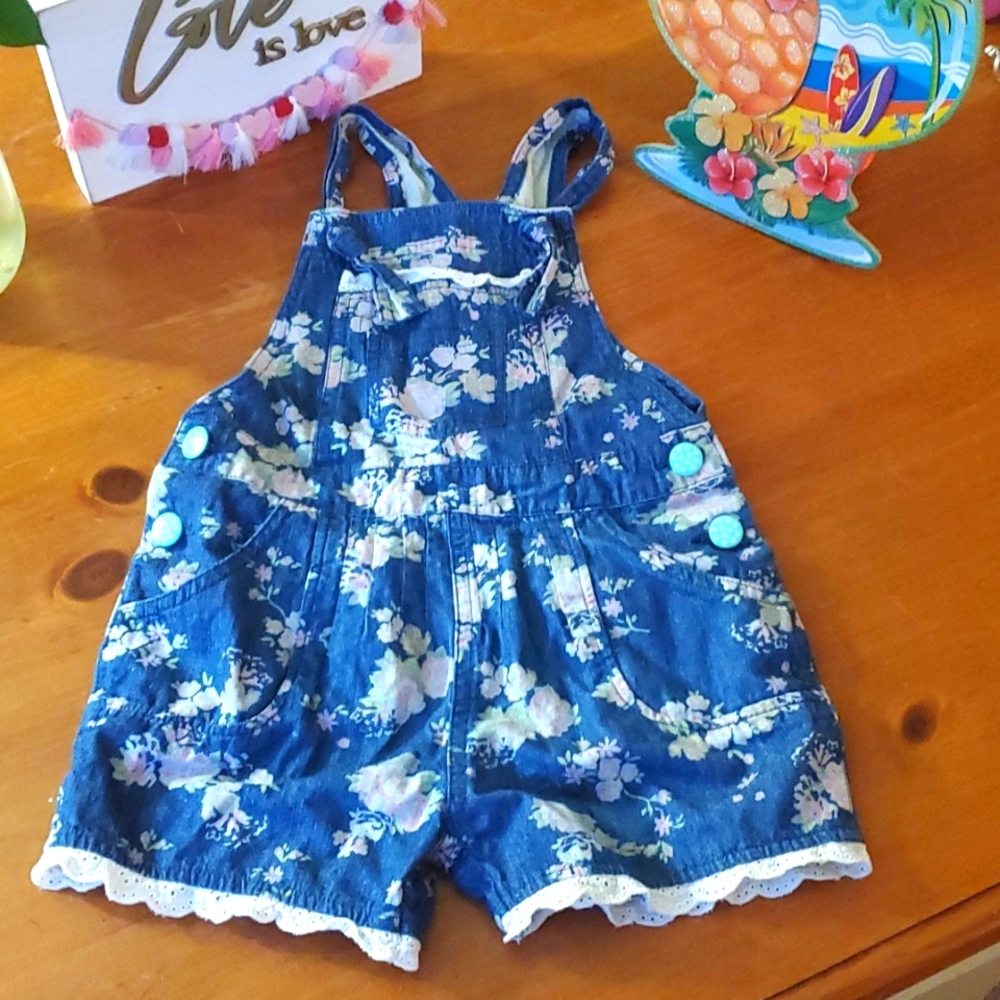 Adorable Matilda Jane Overalls size 6